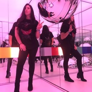 Meet your Posher, Danielle